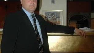 SÖKER EKONOMISKA MUSKLER. Hotellchefen Magnus Hansson söker aktiva delägare för att stärka hotellets ekonomi.