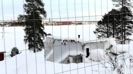 BYGGER STORT. På en attraktiv tomt på Bergnäset ska Nåidenchefen Stefan Eriksson bygga en villa och en gäststuga. Huset blir större än vad byggplanen tillåter.