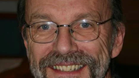 "Det finns många studier som visar att kontinuitet i vården är det viktigaste. Både av säkerhetsskäl och när det gäller patientnöjdhet" säger Robert Svartholm.