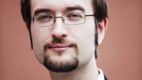 Sebastian Lönberg befarar att läget på bostadsfronten blir betydligt värre än förra året, då sex studenter tvingades bo på vandrarhem i flera månader. "En av dem bodde kvar ända till december innan hon fick egen bostad", säger han.