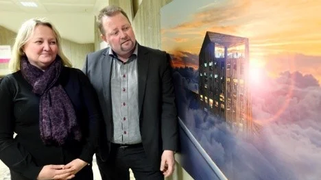 Christina Skoog och Roland Skoog vill resa ett nytt landmärke i Piteå centrum som ska sticka upp näst intill ovan molnen (se skissen), eller åtminstone 15 våningar upp i det blå.