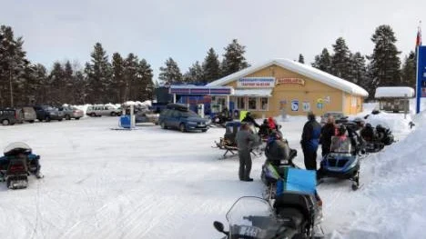Skotertrafiken i Jäckvik är intensiv under vintern. Jäckviks snöskoterförening inför nu ledlicenser för kunna finansiera skötseln av lederna. (Arkivbild)