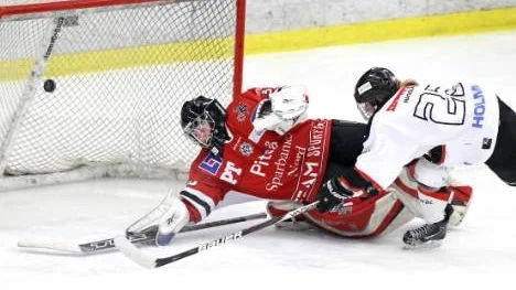 Här avgör Modo matchen då Olivia Karlsson lyckas överlista Sara Sundqvist och göra 5-4 sju minuter från slutet.