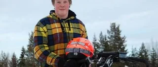 Johan kör för proffskontrakt
