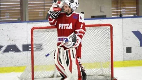 Markus Ottosson är tillbaka i målet då Piteå Hockey inleder play off-spelet borta mot Sollefteå idag.