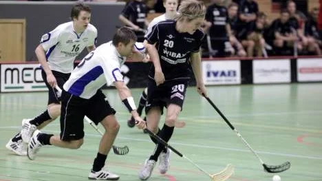 Förra säsongen öste Erik Sandlund in mål för Wibax. I dag är han tillbaka i nya Wibax Patriots - räkna med fler mål.
