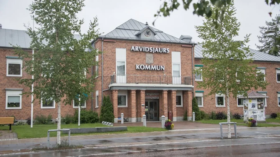 Vakanser. Arvidsjaurs kommun har idag två chefstjänster ute för rekrytering. Detta efter att såväl kommunchef som hr-chef sagt upp sig, till förmån för andra jobberbjudanden.