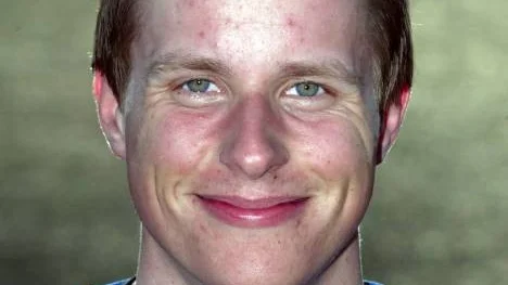 Jan Överhem gjorde en bra insats när Öjebyn vann tredje raka matchen i söderfemman i fotboll.