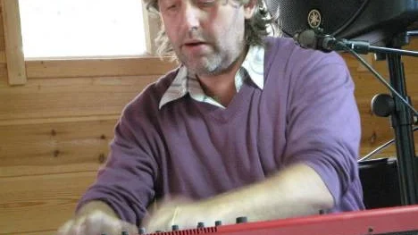 Sunkpianoklink som duger lång väg. Mats Schubert i Bo Kaspers orkester, spelade på hemmaplan och bjöd på toner av ypperlig klass.