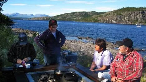 I lördags invigdes grillplatsen i Örvik vid sjön Tjeggelvas. Med på invigningen var bland andra Vivianne och Berndt Lestander samt Lilian och Leif Callin.