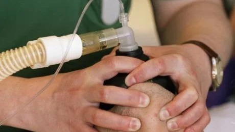 Svenska folket är berett att betala mer i skatt för en bättre välfärd. När det gäller sjukvården föredrar 90 procent bättre kvalitet och tillgänglighet än lägre skatt.