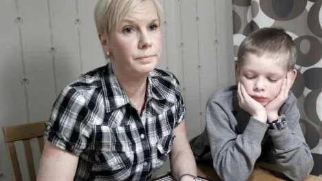 Anette Stenberg, Johans mamma, är mycket kritisk till utredningen som gjordes av BUP i Piteå. "Den innehöll brister och man borde ha gått vidare", säger hon.