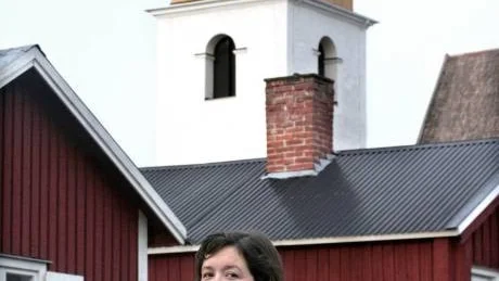 MITT I VÄRLDSARVET. Sara Berg är världsarvssamordnare och höll i går kväll i trådarna för en träff med 40-talet intressenter i Gammelstads kyrkstad. Bland annat kunde hon redovisa att den typiske världsarvsbesökarna är äldre par utan barn. De flesta kommer från Europas tysktalande länder.