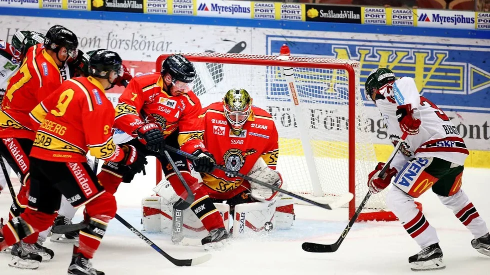 Bakslag. Efter ännu ett bakslag vet ingen vet när Joel Lassinantti kan spela match igen. Nu har målvakten genomgått en magnetröntgen för att kontrollera skadan.