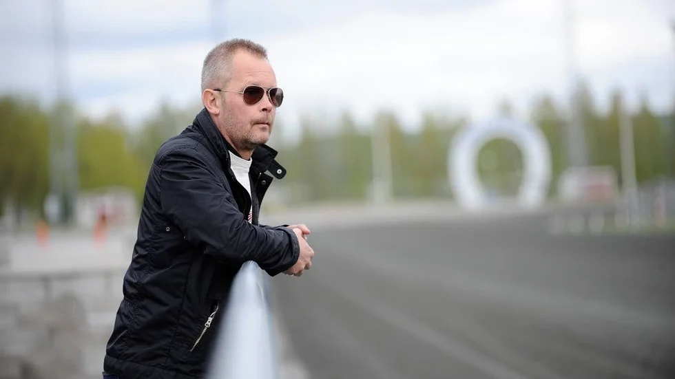 Slutar. Travbanechefen, Mikael Lundmark, för banorna i Boden och Skellefteå kliver av sitt uppdrag.