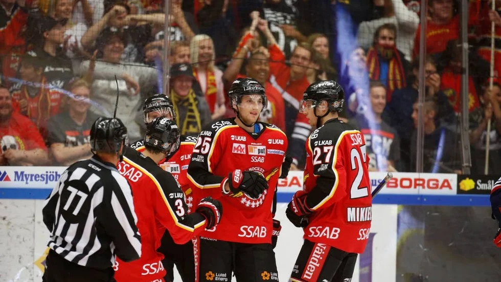 Glädje. Seriepremiären mot Linköping slutade med vinst för Luleå.