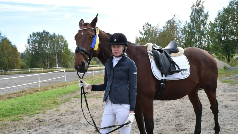 Nöjda. Emma Thunehed har tävlat tillsammans med Martinique i tio år. I helgen kom första segern.