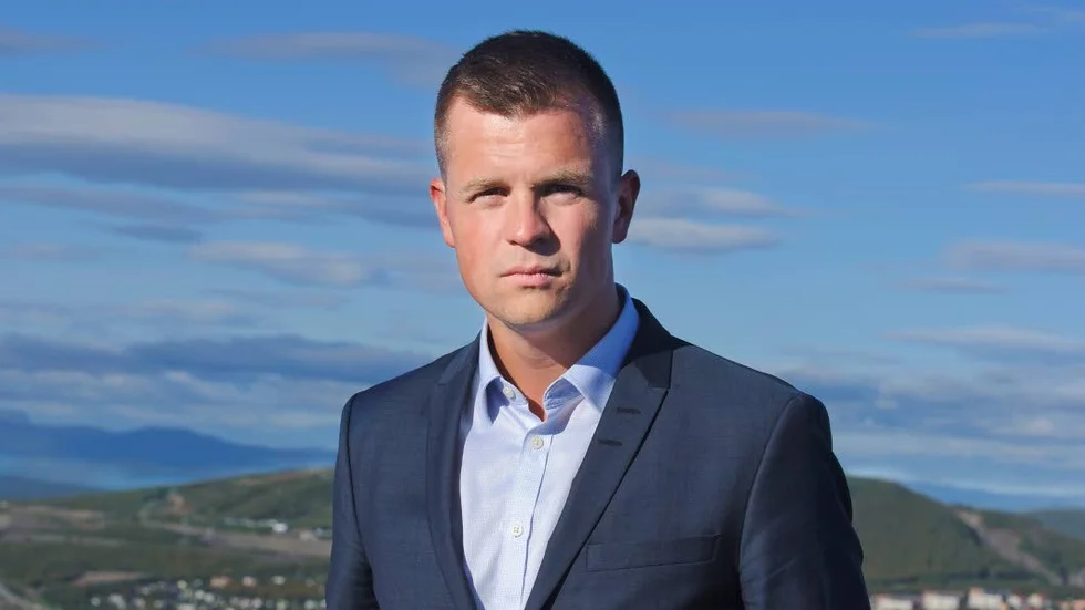 Frank Hojem, kommunikationsdirektör på LKAB tycker att företaget måste ta ett samhällsansvar genom att inventera fastighetsbeståndet och titta efter lämpliga lokaler som kan användas som asylboende.