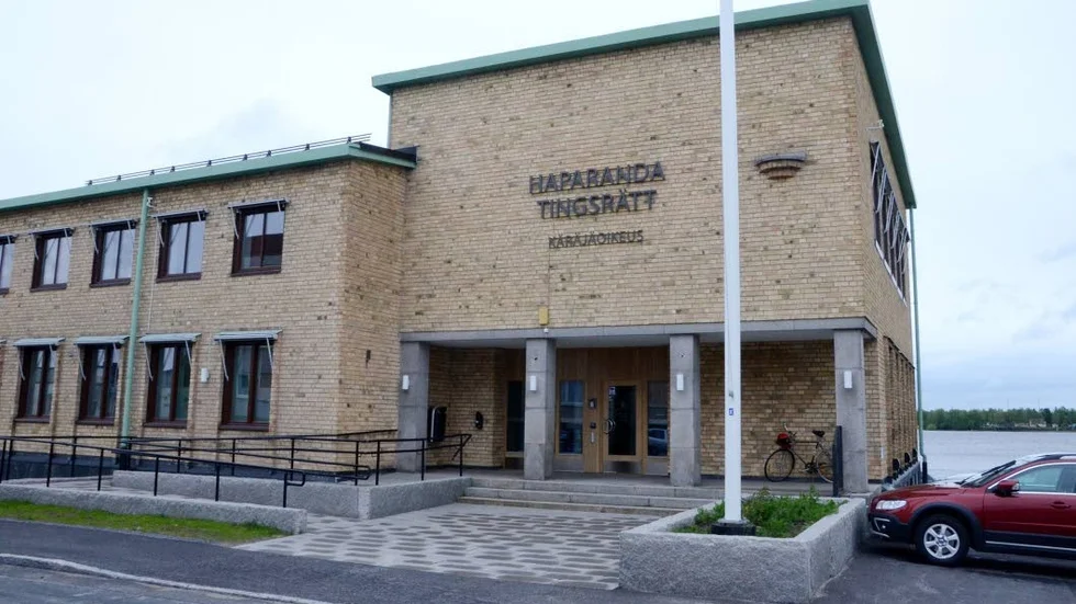 Under tisdagsmorgonen inleddes rättegången mot de personer som misstänks för grovt skattebrott och grovt bokföringsbrott.