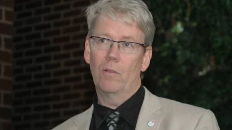 ENIGHET. Kommunalråd Peter Roslund (S) konstaterade att det var länge sedan det rådde så bred enighet om budgeten i fullmäktige. Endast vänsterpartiet hade ett motförslag.
Foto: Jonas Hansson