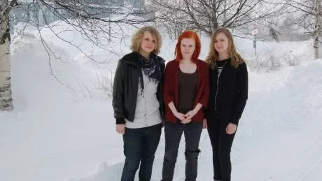 DE TRE. studenterna Maria Johansson, Julia Rutberg och Maja Larsson anordnar en konsert till förmån för skolor i Afrika