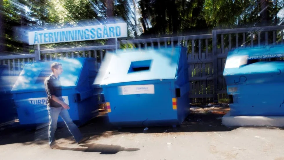 Landet runt. Avfallshantering innebär sortering.