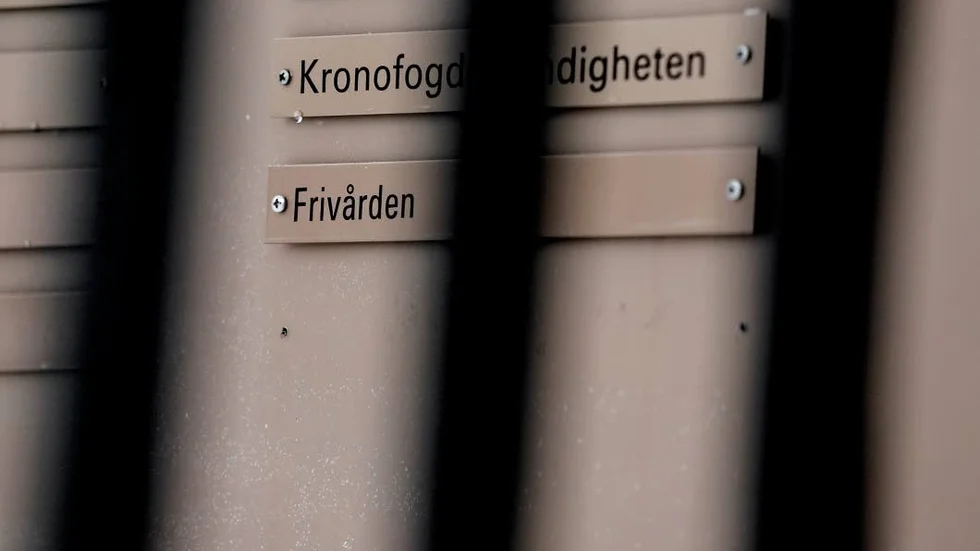 Skakat galler. Kronfogden kan döma människor till livstids skuldsättning på existensminimum. Tanken är att reglerna ska ändras.