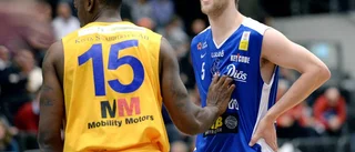Avslöjar: Kaptenen i gips