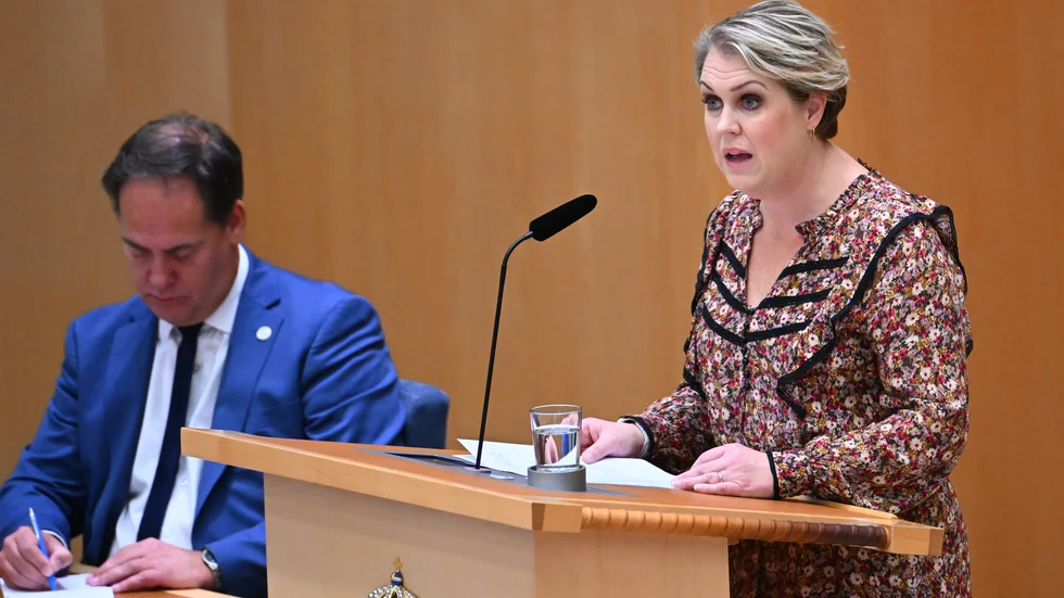Lena Hallengren är ny gruppledare för Socialdemokraterna i riksdagen. Hon visade kort och koncist under måndagens statsministeromröstningsdebatt att hon och partiet kommer att ta sin oppositionsroll på stort allvar. Det bådar gott.