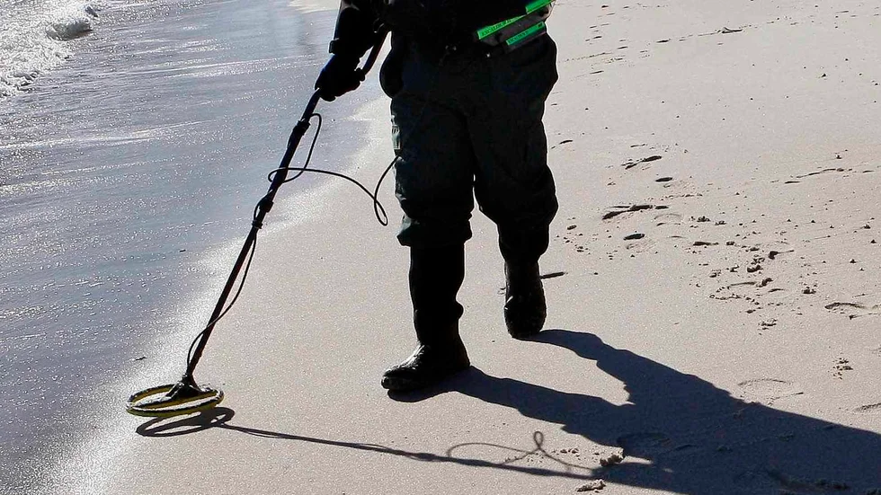 De misstänkta hade med sig metalldetektorer. Arkivbild.
