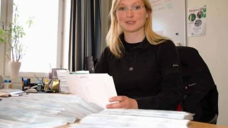 RÅDGIVARE. På fredagen postade Annie Johansson breven där Skogsstyrelsen erbjuder rådgivning till alla markägare som har behov av skogsröjning.