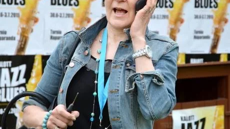 NÖJD. Helena Junes, kulturssekreterare i Torneå, är mycket nöjd med festivalen. "Bra med folk, mycket bra konserter", säger hon.  FOTO: GÖRAN LAHTI