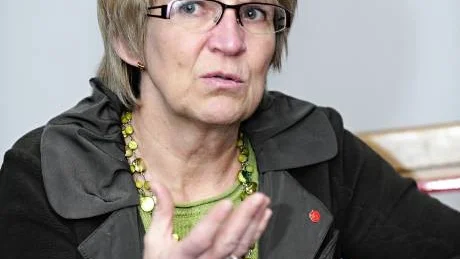 FÖRSKRÄCKER. Alla alternativ förskräcker lika mycket och Kristina Zakrisson ser inget alternativ än att äska om ytterligare 50 miljoner till badhusrenoveringen.