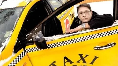 ÖKAD TRYGGHET. Även Sexans Taxi i Luleå satsar nu på larm i alla sina bilar. Styrelseordförande Tony Havo hoppas också på bra uppslutning när det gäller kurser i att bemöta våldsamma och hotfulla passagerare. Foto: Håkan Gidlöw