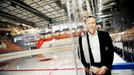 DIALOG. "Det är viktigt att vi har en bra dialog med kommunen och polisen", säger Peter Jidström, klubbdirektör för Luleå Hockey.