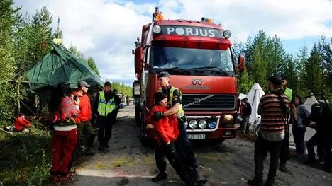 PRÖVA LAGEN. Hanna-Sofie Utsi i en tidigare konfrontation med en polis. Sådana gånger har hon rätt till samisk tolk, hävdar hon. Lagen säger det.