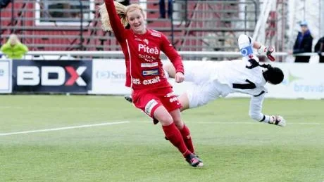 het. Jennifer Nobis har nu gjort tre mål på två matcher. Foto: Linda Wikström
