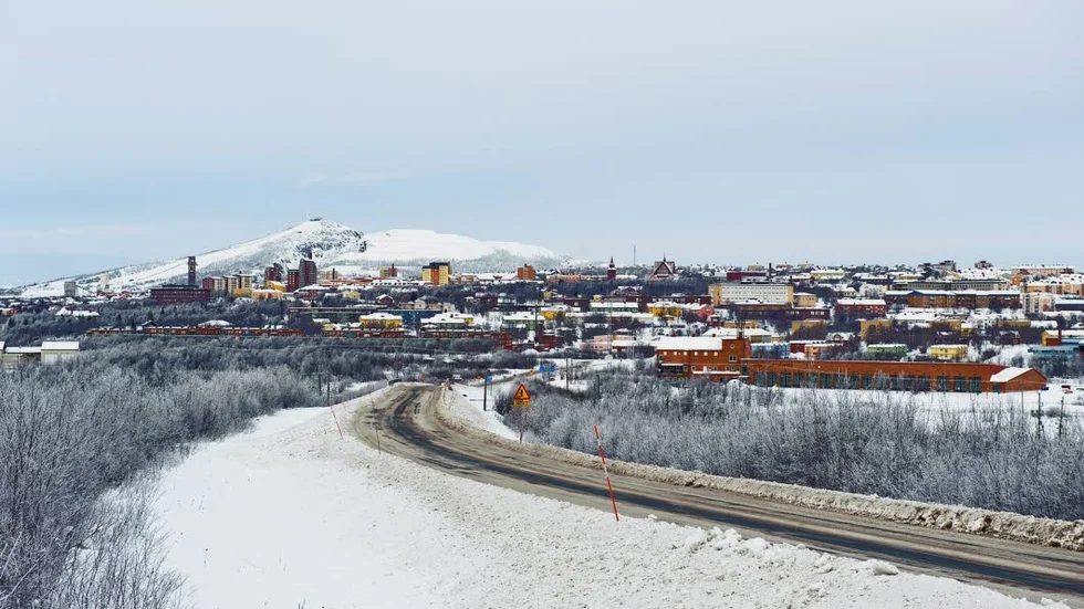 Nytt namn. Från och med den 8 aprik får Kiruna även kallas Kieruna så som det heter på meänkieli och därmed är det okej för Trafikverket att lägga till ytterligare en skylt vid infarterna till Kiruna.