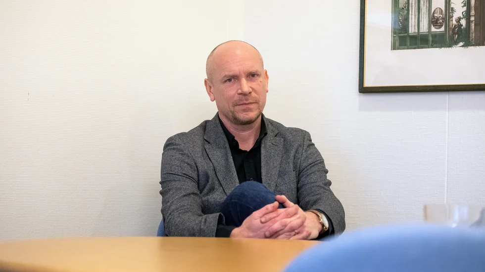Johan Malmberg har bestämt sig för att sluta som kommundirektör, som en direkt följd av de trakasserier han och hans familj utsattes för i somras. 