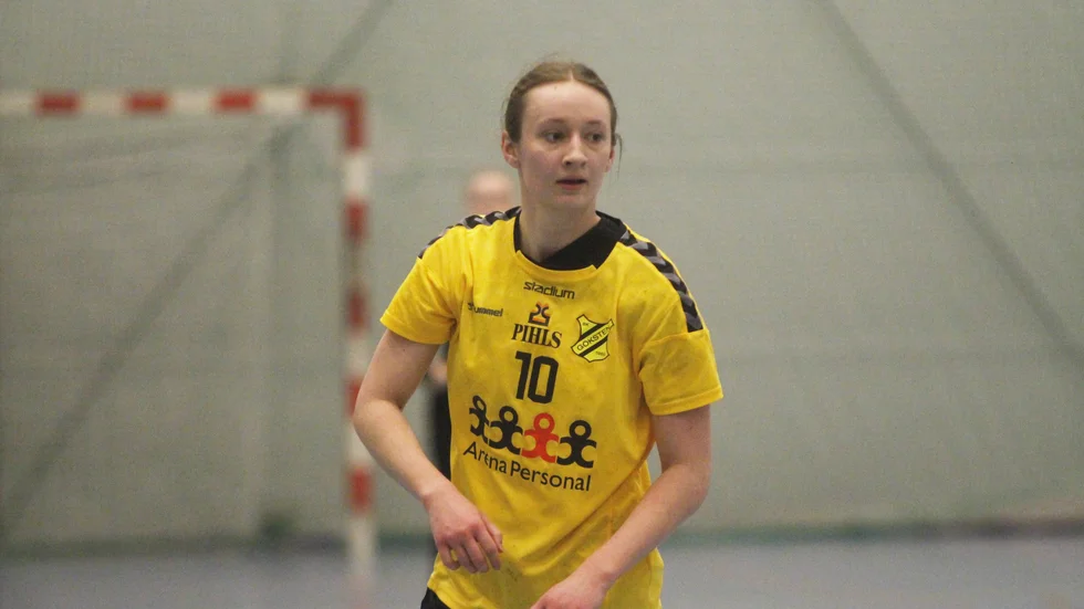 Säsongen är över för Sara Gustavsson och hennes Göksten efter att laget åkte på en ny kvalförlust mot Bolton.