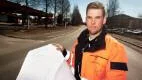 David Wallin är projektledare för den gång och cykelväg som ska byggas från Mjölkudden via Storheden till Sunderby sjukhus. I vår inledsarbetet med den första biten efter Mjölkuddsvägen.FOTO: Lars-Göran Norlin