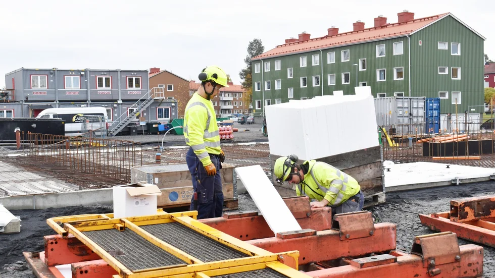 Bygget av lägenheterna har börjat. När Norran besökte bygget i början av oktober var två husgrunder precis klara för gjutning.