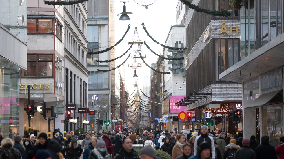 Julträngsel på Drottninggatan i Stockholm. Arkivbild.