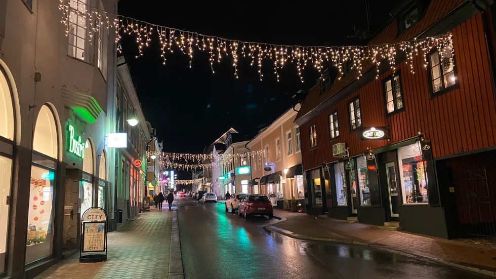 Storgatan ska omgestaltas och bli gångfartsområde. Gatan får ny gatubeläggning och belysning. Gatusträckan som ska göras om sträcker sig från Stora torget upp till Kvarngatan och Stadsparken. Totalt satsar kommunen 5,5 miljoner kronor, 2,5 miljoner nästa år och 3 miljoner år 2024. 