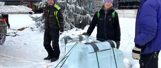 Drama när "Istronen" kraschade vid transport • Nu – en kamp mot klockan • "Måste försöka få till en ny rygg innan kvällen"