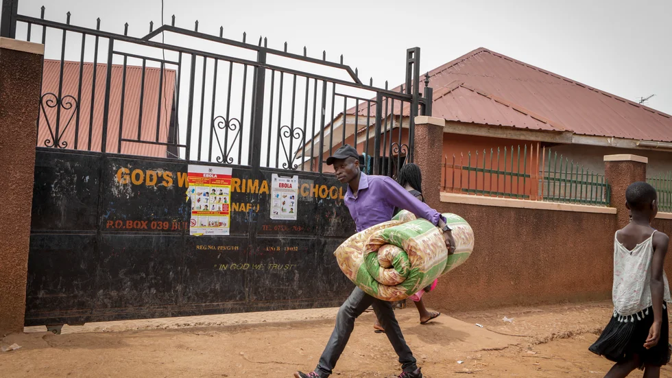 Uganda har stängt skolorna för att hindra smittspridning av ebola. Arkivbild.