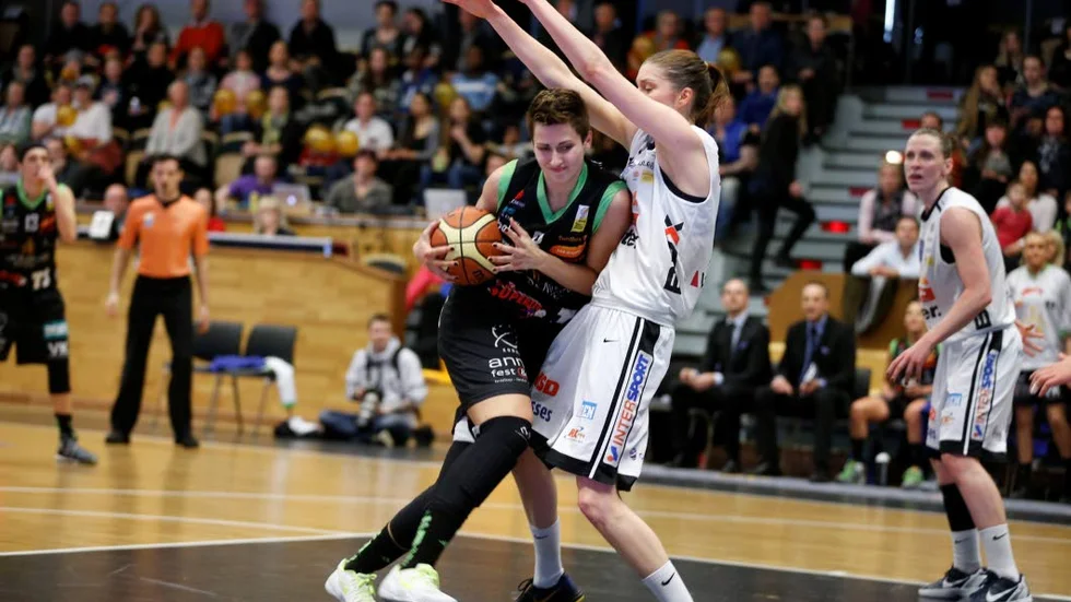 Stjärnan. Klaudia Lukacovicova i action i den första finalmatchen i Umeå.