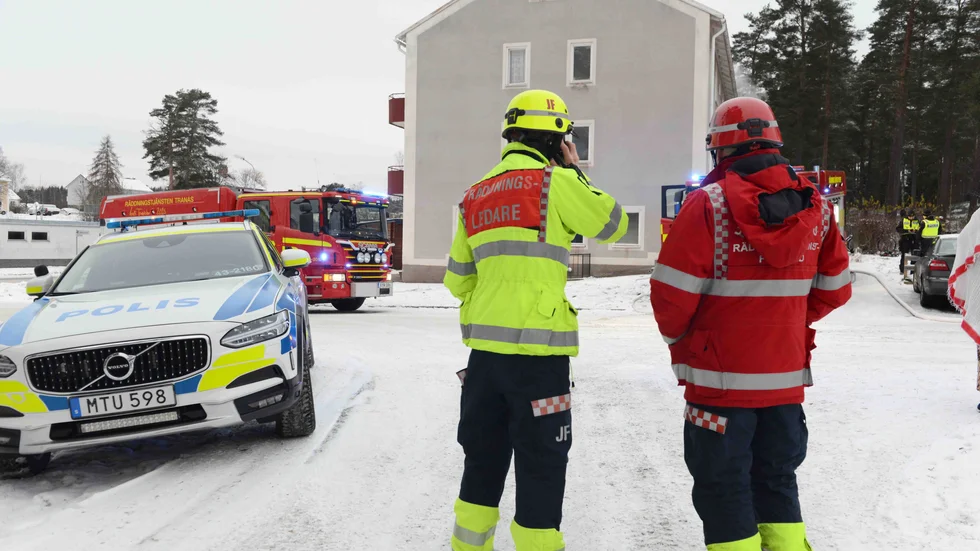 Vad som orsakat lägenhetsbranden i Österbymo var på söndagen fortfarande oklart.