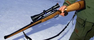 Fräcka tjuvar stal vapenskåp från trapphus