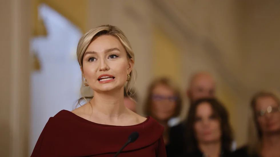 Debattörerna är kritiska till energiminister Ebba Busch (KD) val av kärnkraftspolitik.